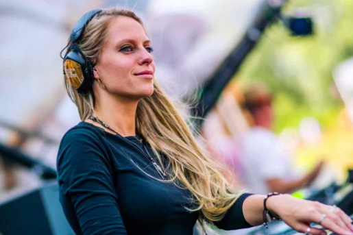 Nora En Pure